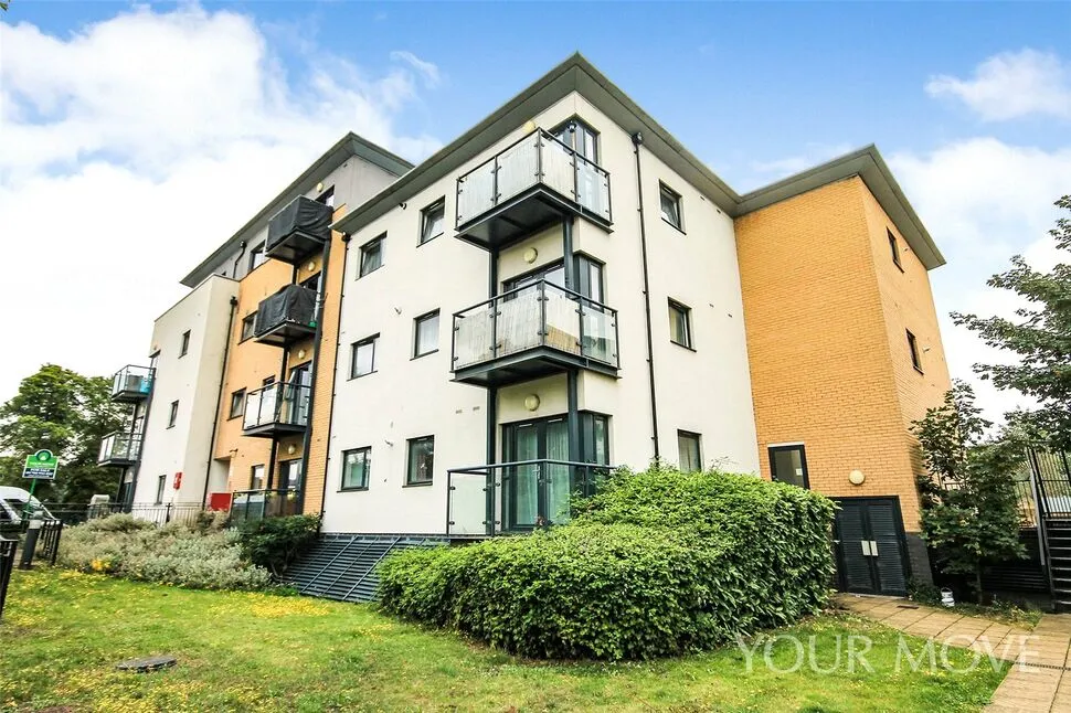 2 bed flat for sale, Cottons Approach, Romford, RM7