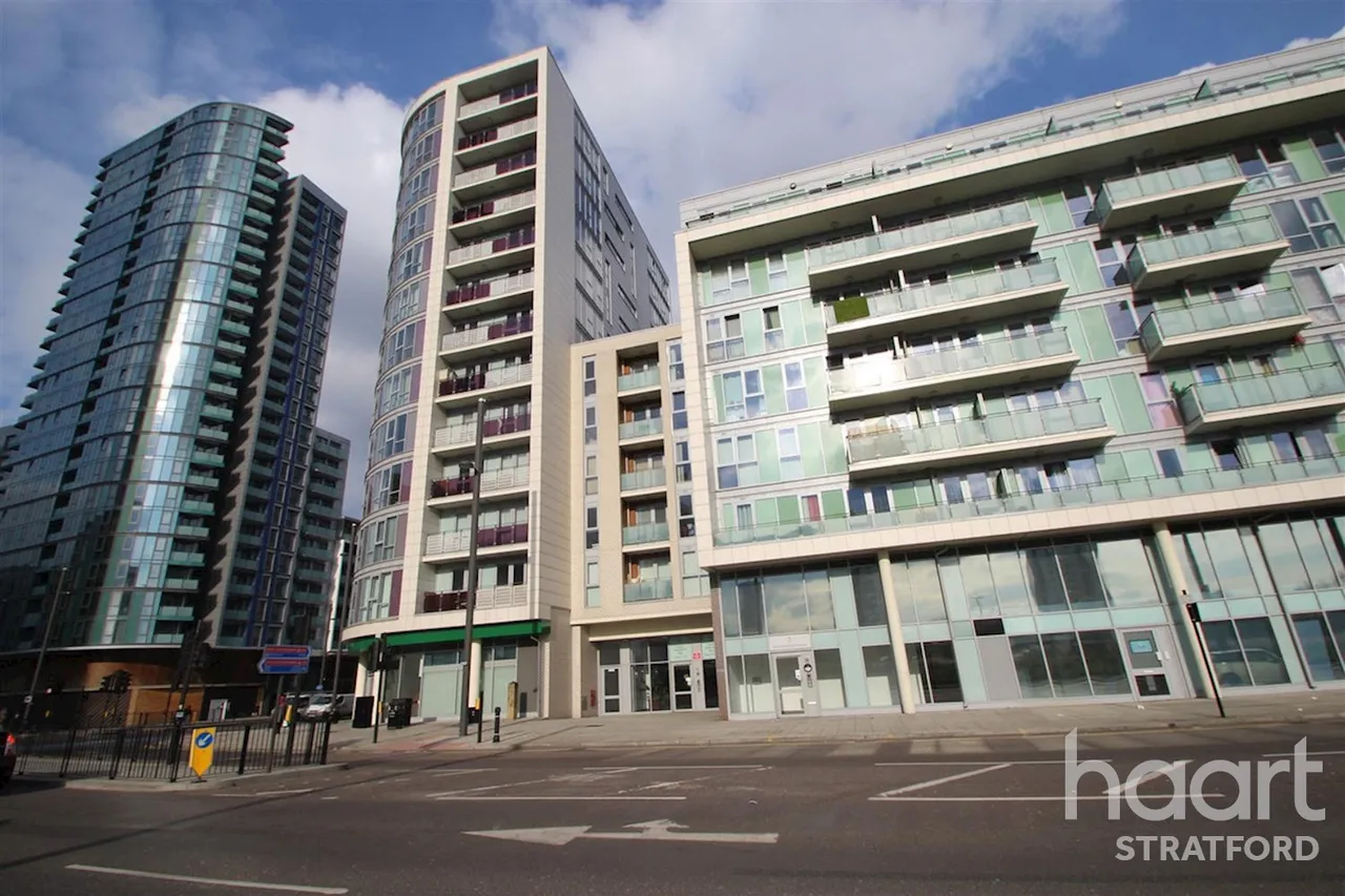 Rick Roberts Way, Stratford, E15, photo 11
