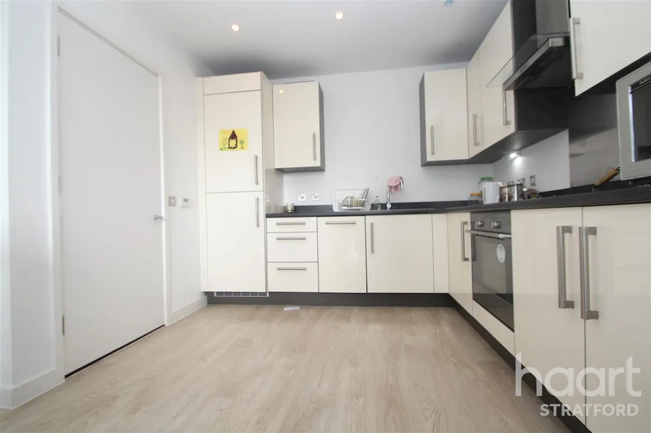 2 bed flat to rent, Rick Roberts Way, Stratford, E15