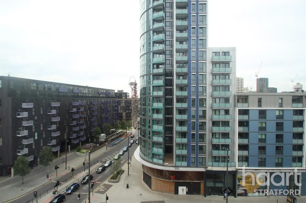 Rick Roberts Way, Stratford, E15, photo 10