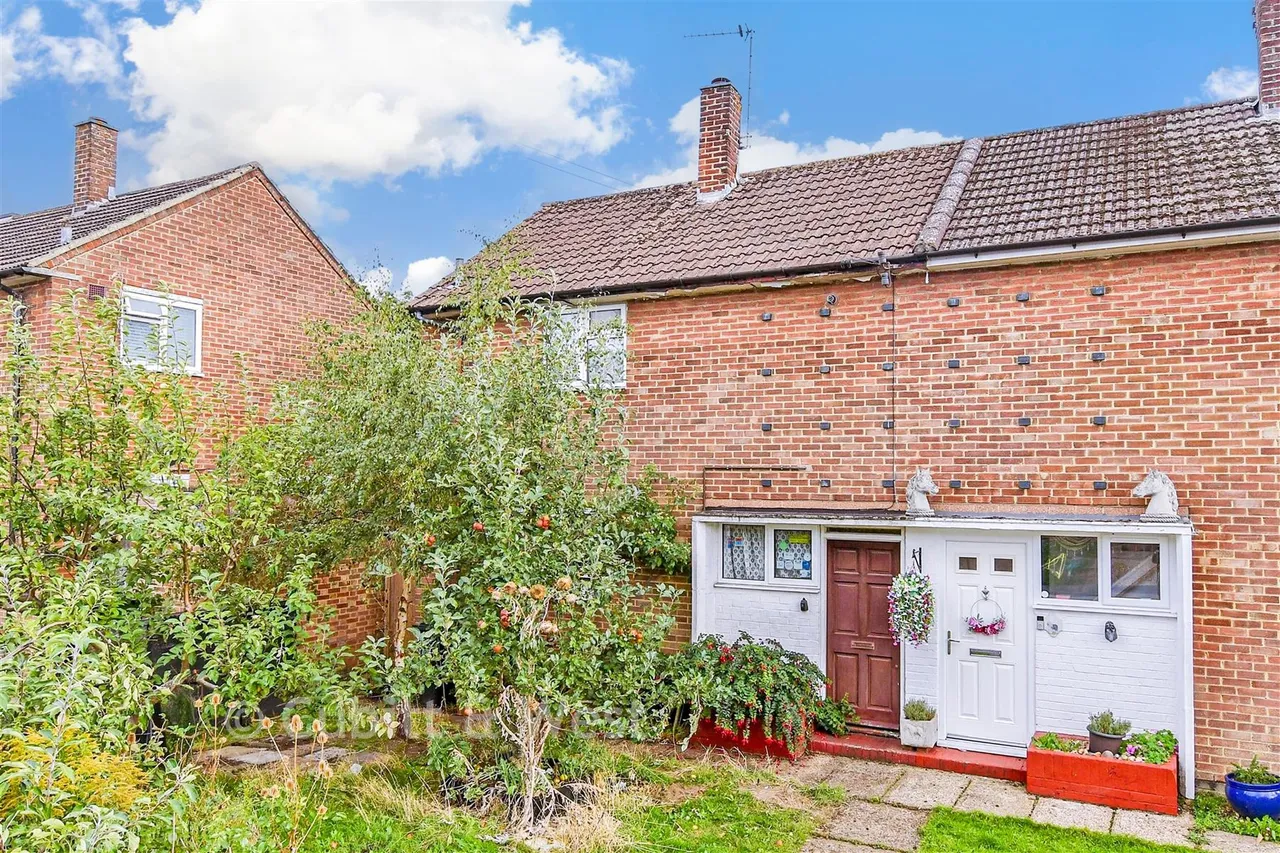 2 bed house for sale, Longmere Gardens, Tadworth, KT20