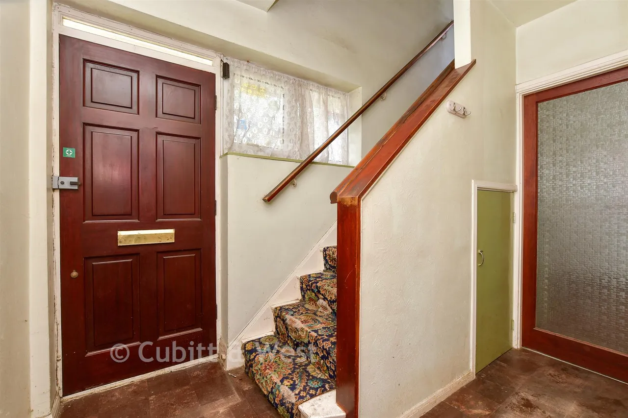 Longmere Gardens, Tadworth, KT20, photo 6