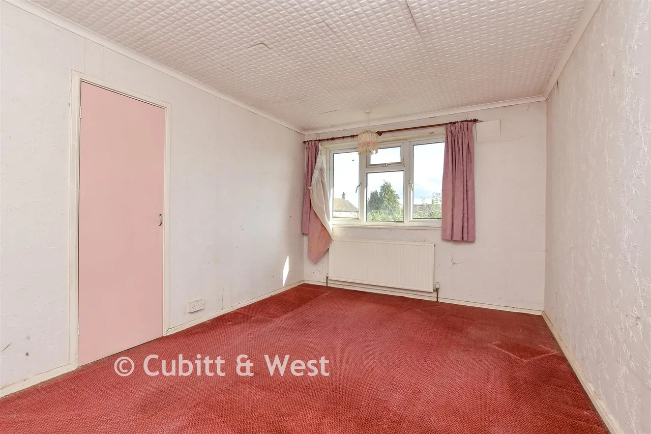 Longmere Gardens, Tadworth, KT20, photo 8