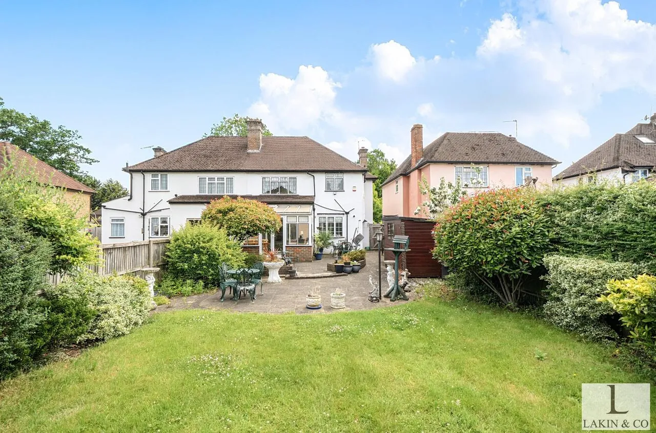 Swakeleys Drive, Ickenham, UB10 8QD, photo 19