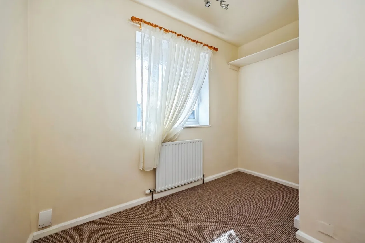 Maypole, Clifton, Nottingham, NG11, photo 12