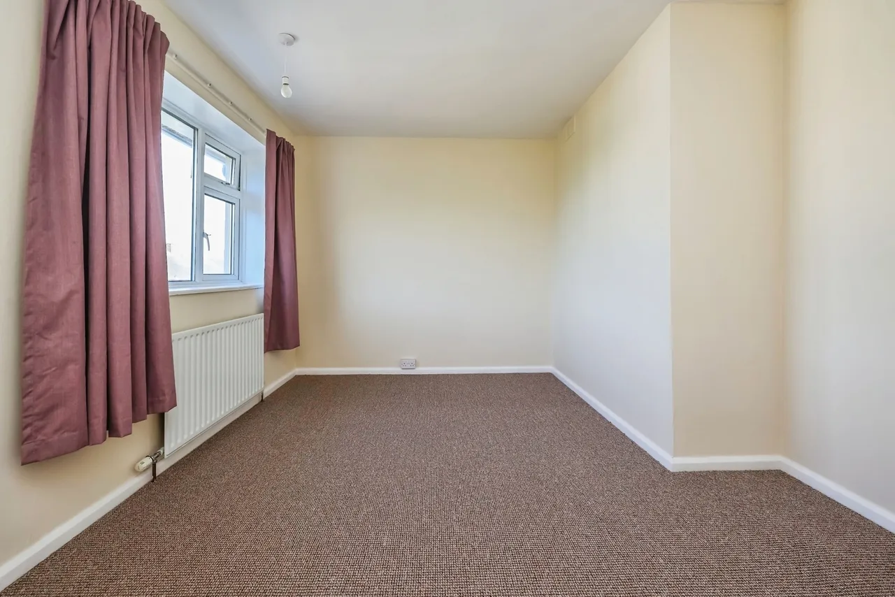 Maypole, Clifton, Nottingham, NG11, photo 8