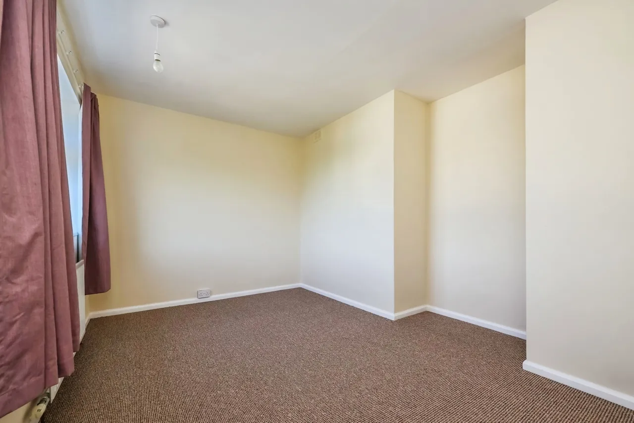 Maypole, Clifton, Nottingham, NG11, photo 9