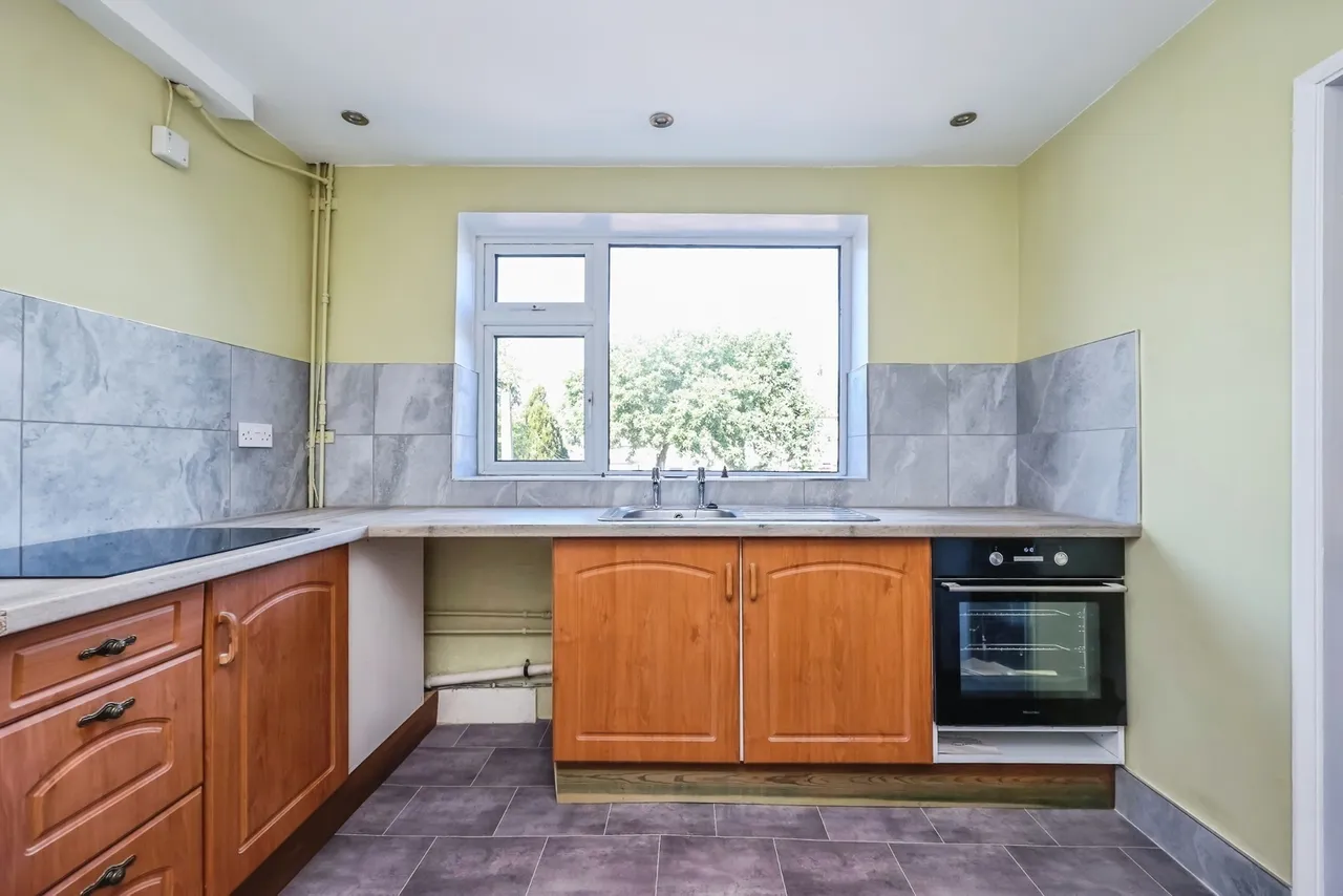 Maypole, Clifton, Nottingham, NG11, photo 2
