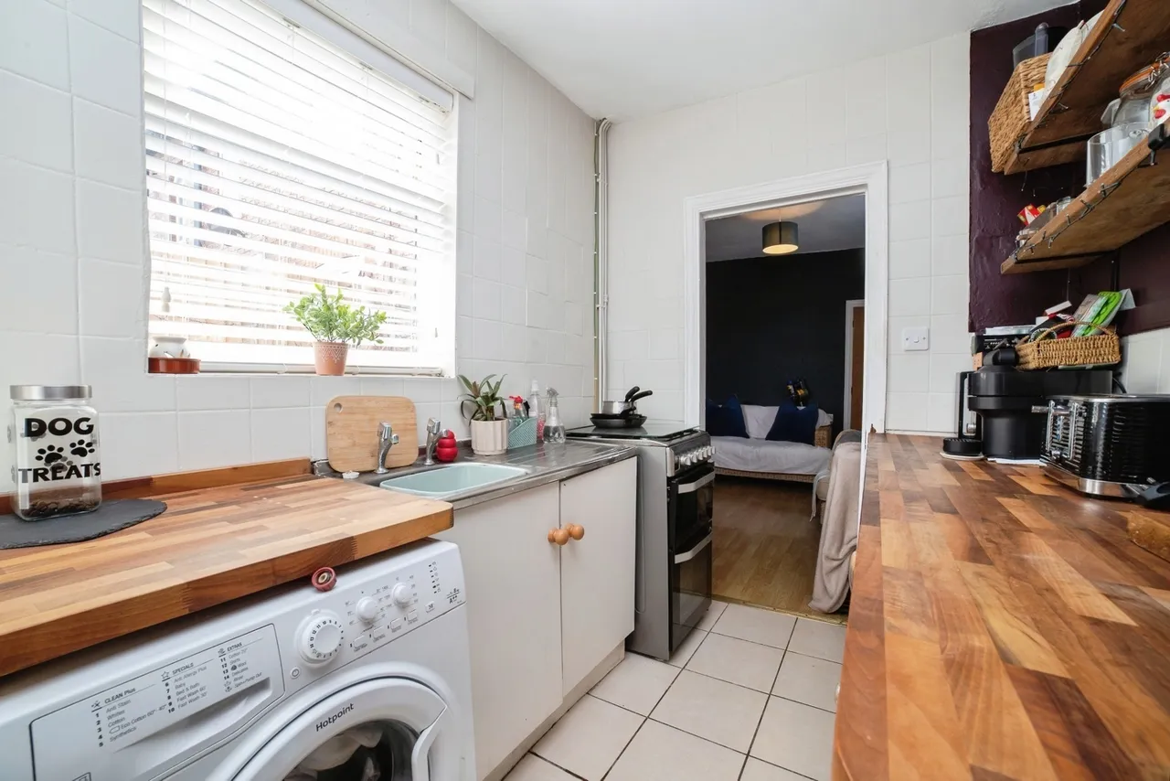 Lawn Avenue, Sutton-in-Ashfield, Nottinghamshire, NG17, photo 6