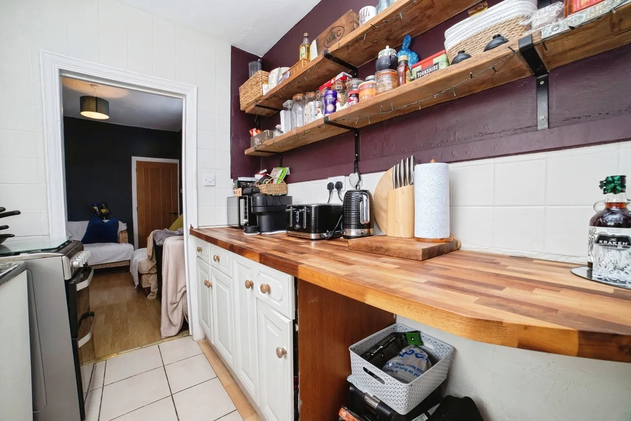 Lawn Avenue, Sutton-in-Ashfield, Nottinghamshire, NG17, photo 7