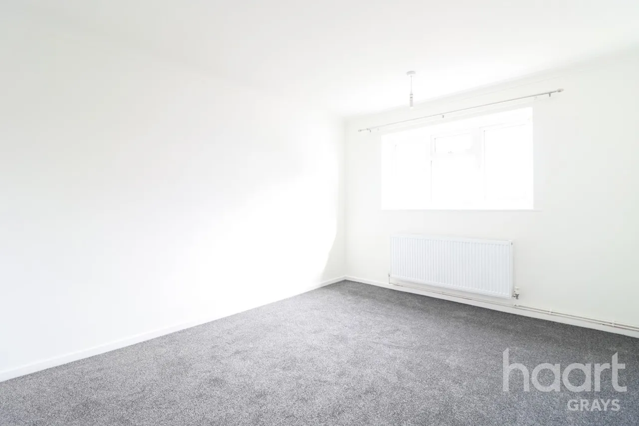 Kent Road, RM17, photo 6
