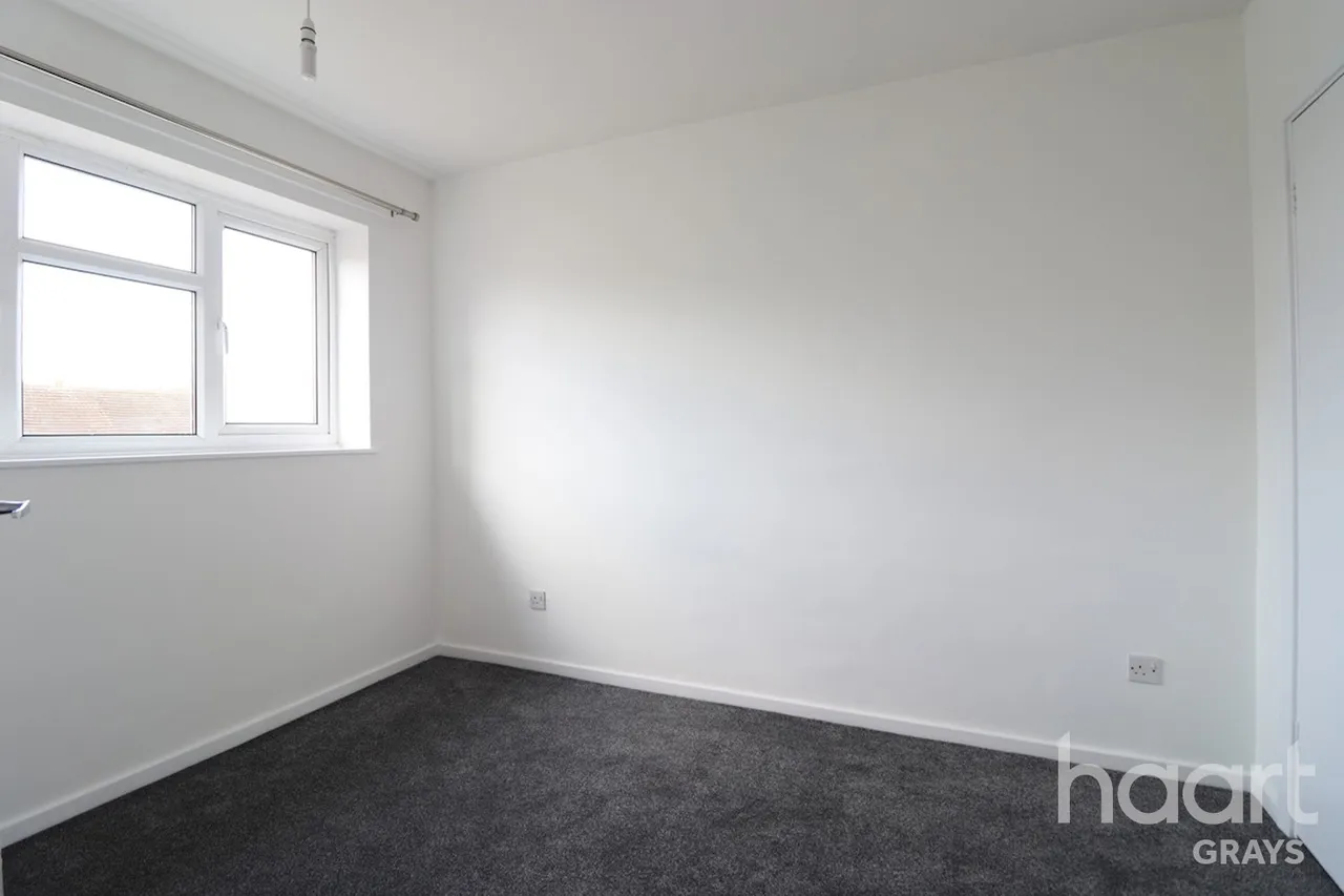 Kent Road, RM17, photo 5