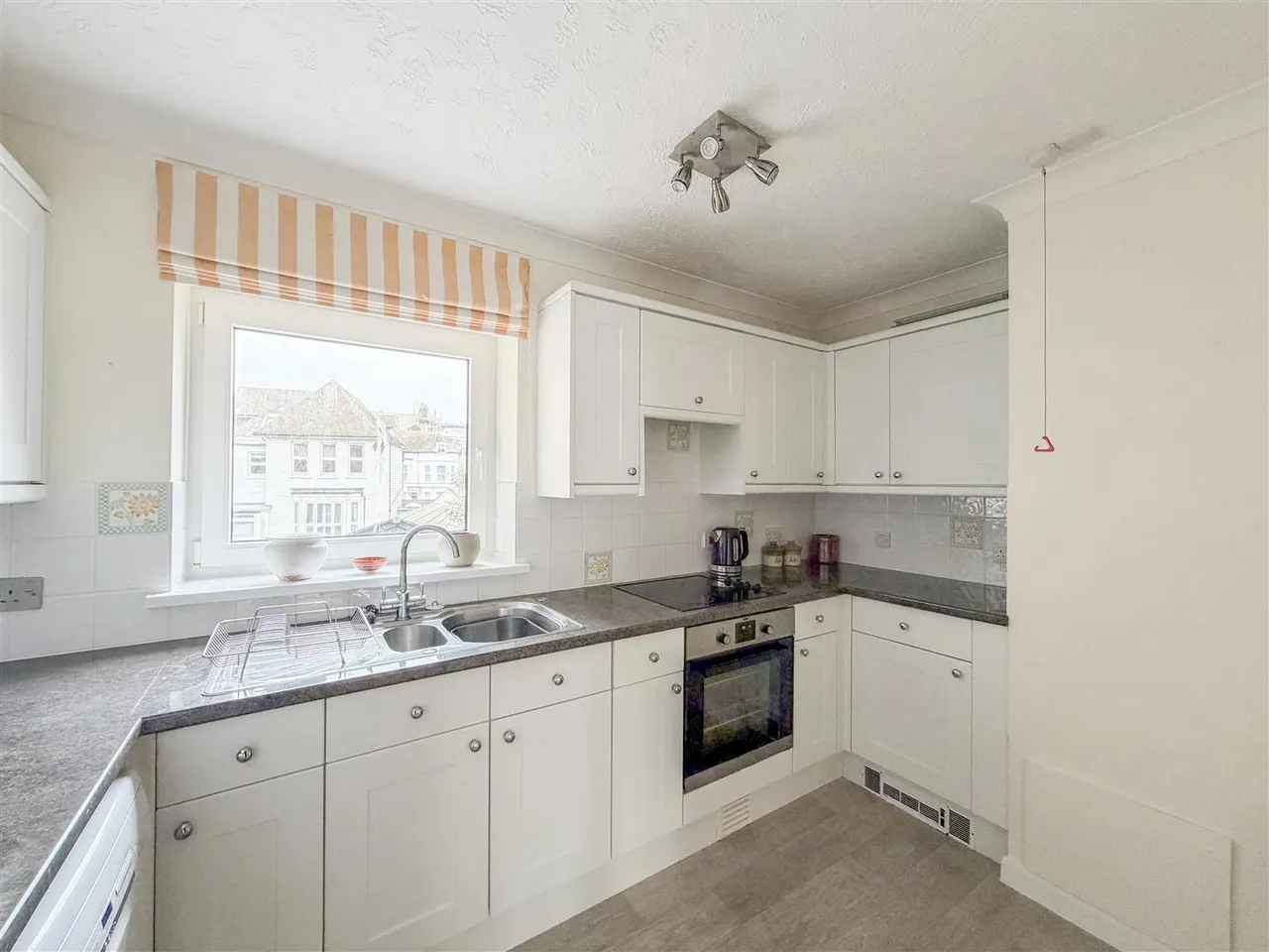 Marina, Bexhill-On-Sea, TN40 1BW, photo 3