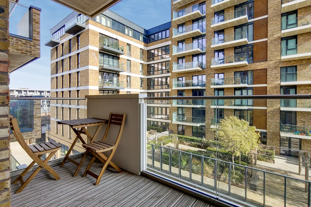 17 Naval House, 6 Victory Parade, Plumstead Road, London, photo 3