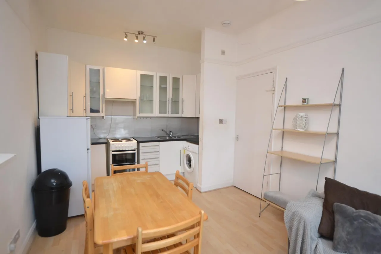 Caledonian Place, Dalry, EH11, photo 2