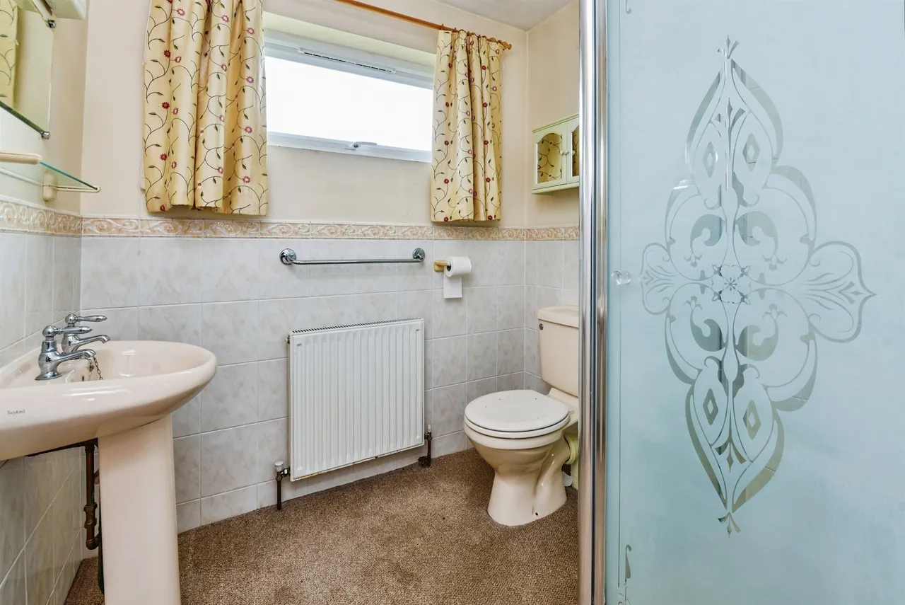 Laburnum Close, Frome, photo 11