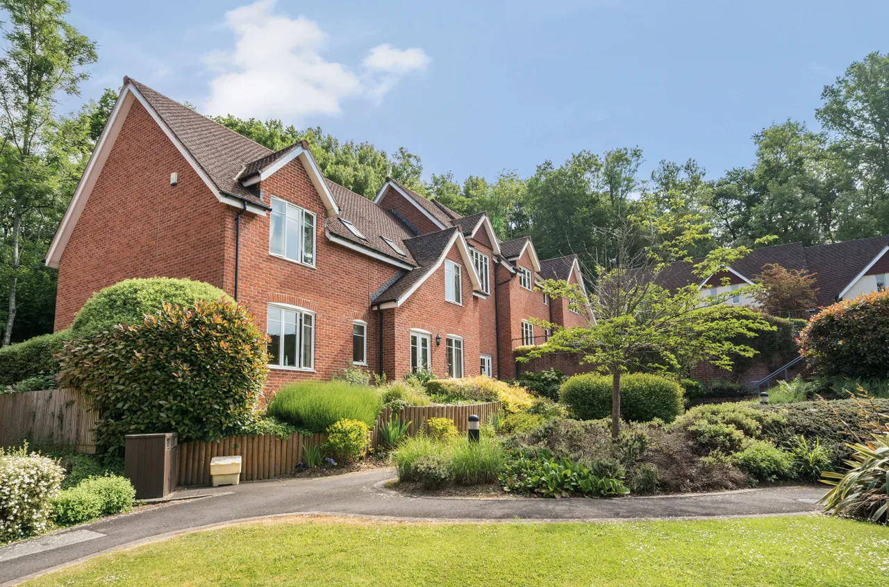 2 bed flat for sale, Salisbury Road, Sherfield English, SO51