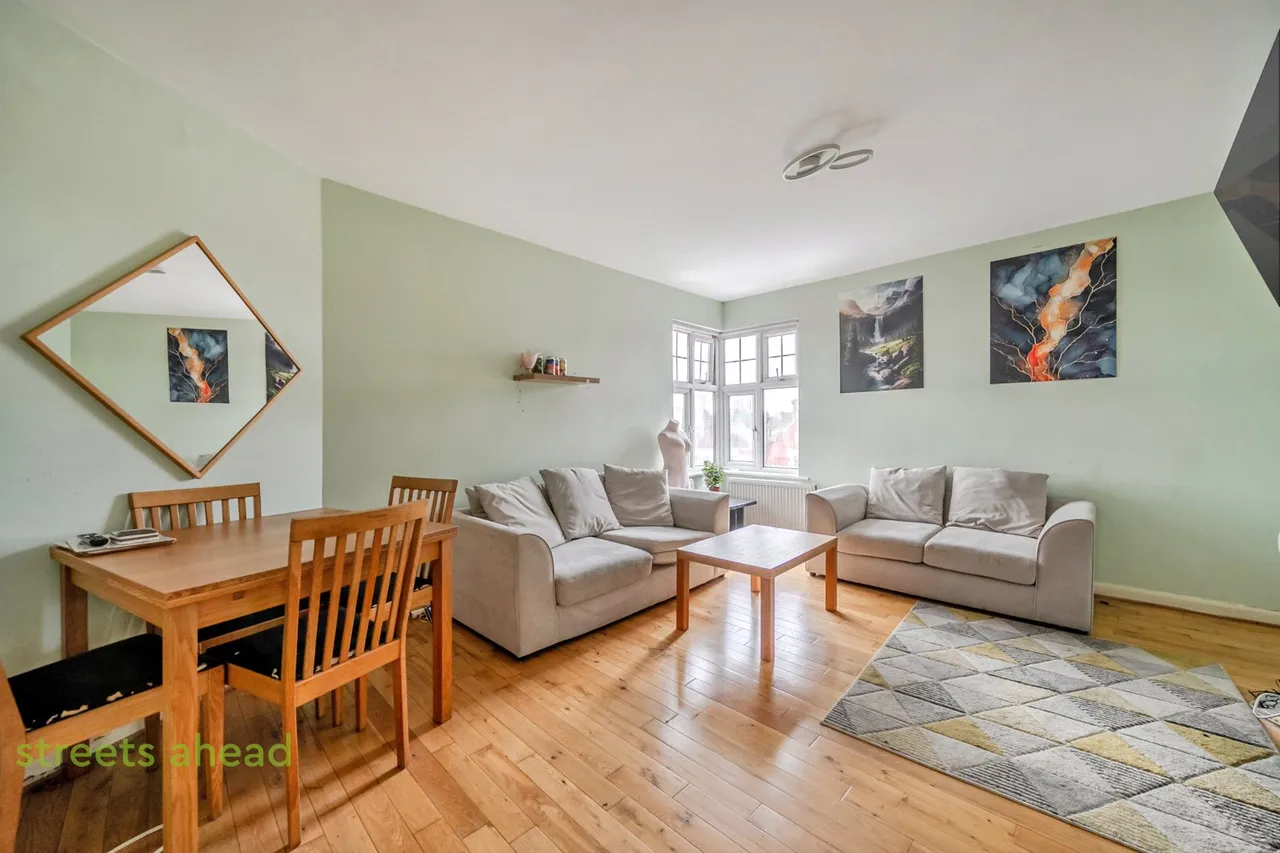 2 bed flat for sale, Coombe Road, Croydon, CR0