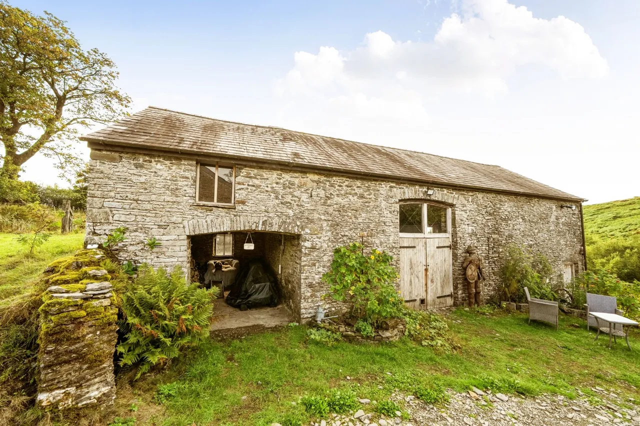 Pumpsaint, Llanwrda, SA19, photo 3