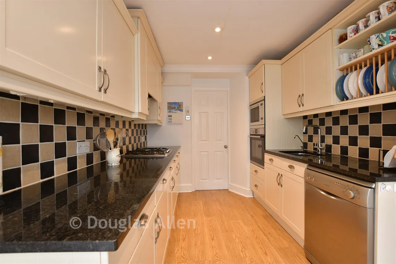 Hobbs Cross Road, Harlow, CM17, photo 5