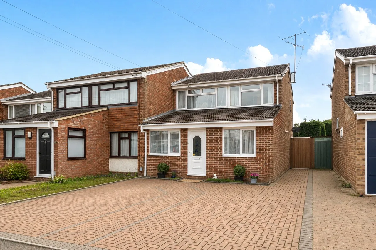 4 bed house for sale, Cornfields, Godalming, GU7