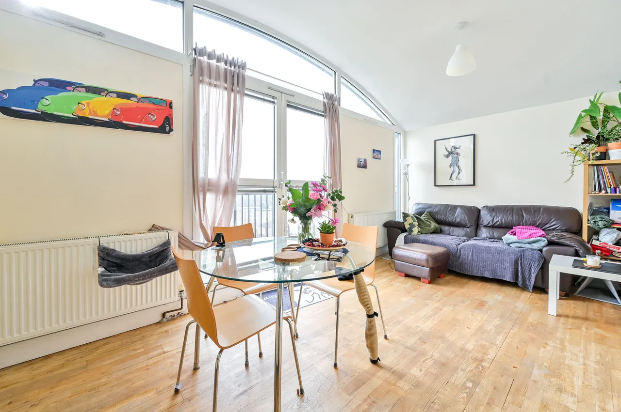 1 bed flat for sale — 126 Tivoli Court, Rotherhithe Street, London