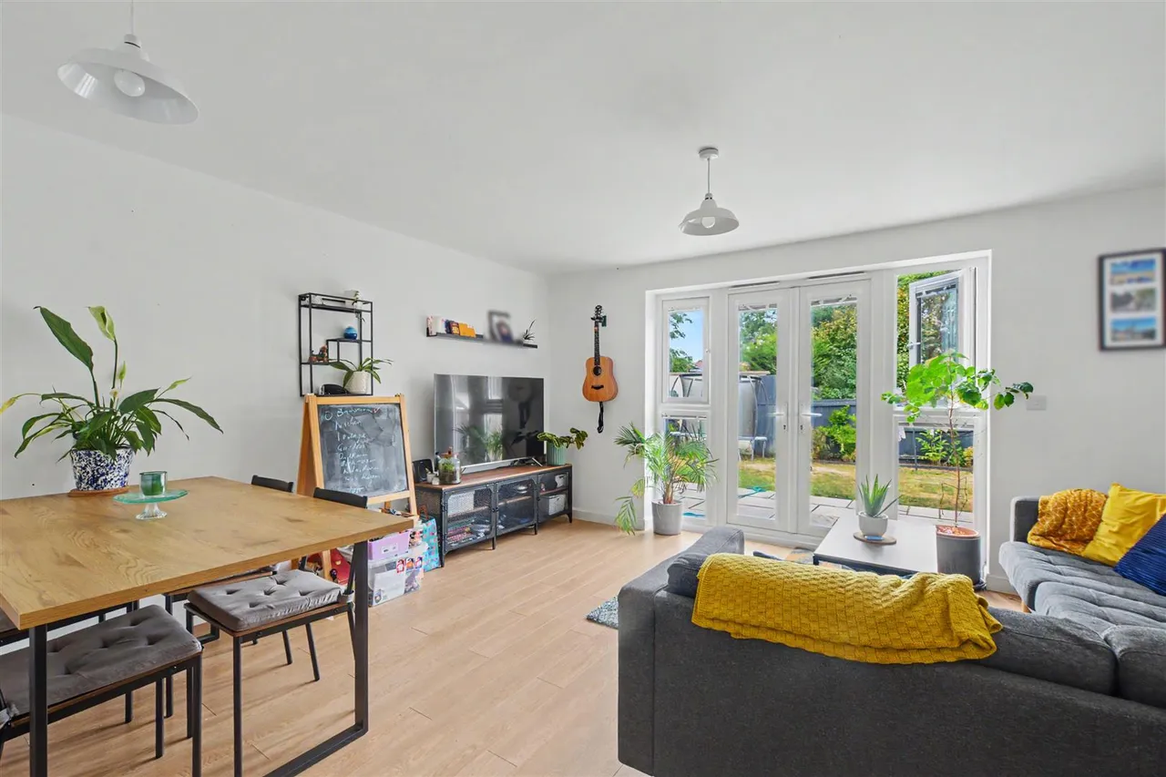 Perkins Way, Beeston, NG9, photo 2