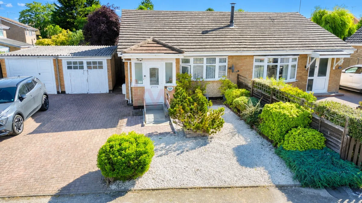 2 bed house for sale, Hartwell, Northampton, NN7