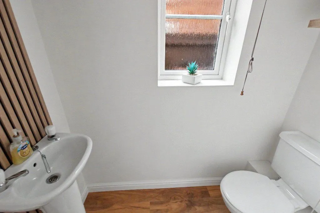 Greenmoor Avenue, Farnley, LS12, photo 13