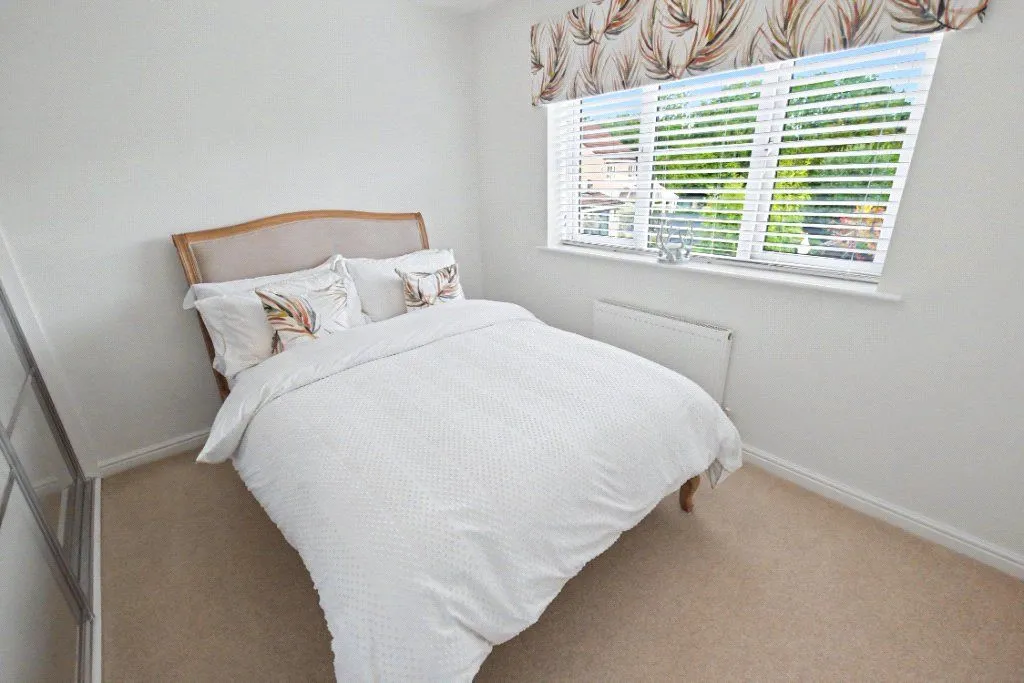 Greenmoor Avenue, Farnley, LS12, photo 8