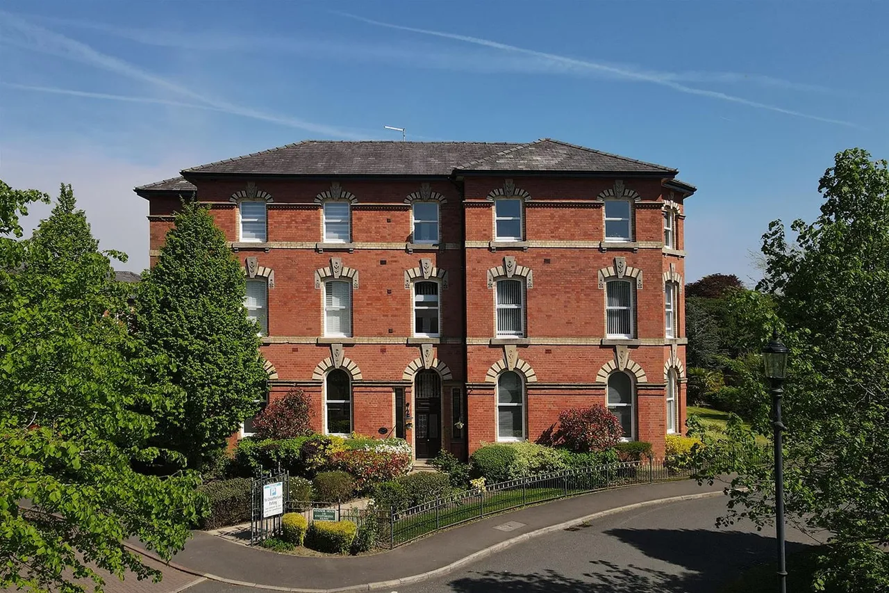 Windsor House, Knightsbridge Square, Macclesfield, photo 14
