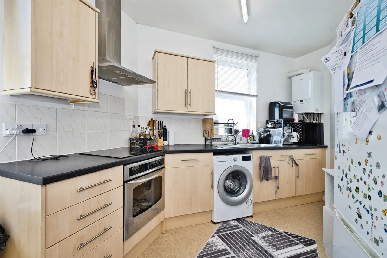 Crofton Avenue, Yeovil, BA21, photo 3