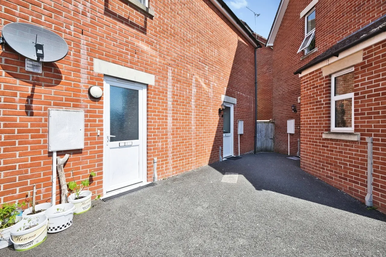 Crofton Avenue, Yeovil, BA21, photo 12