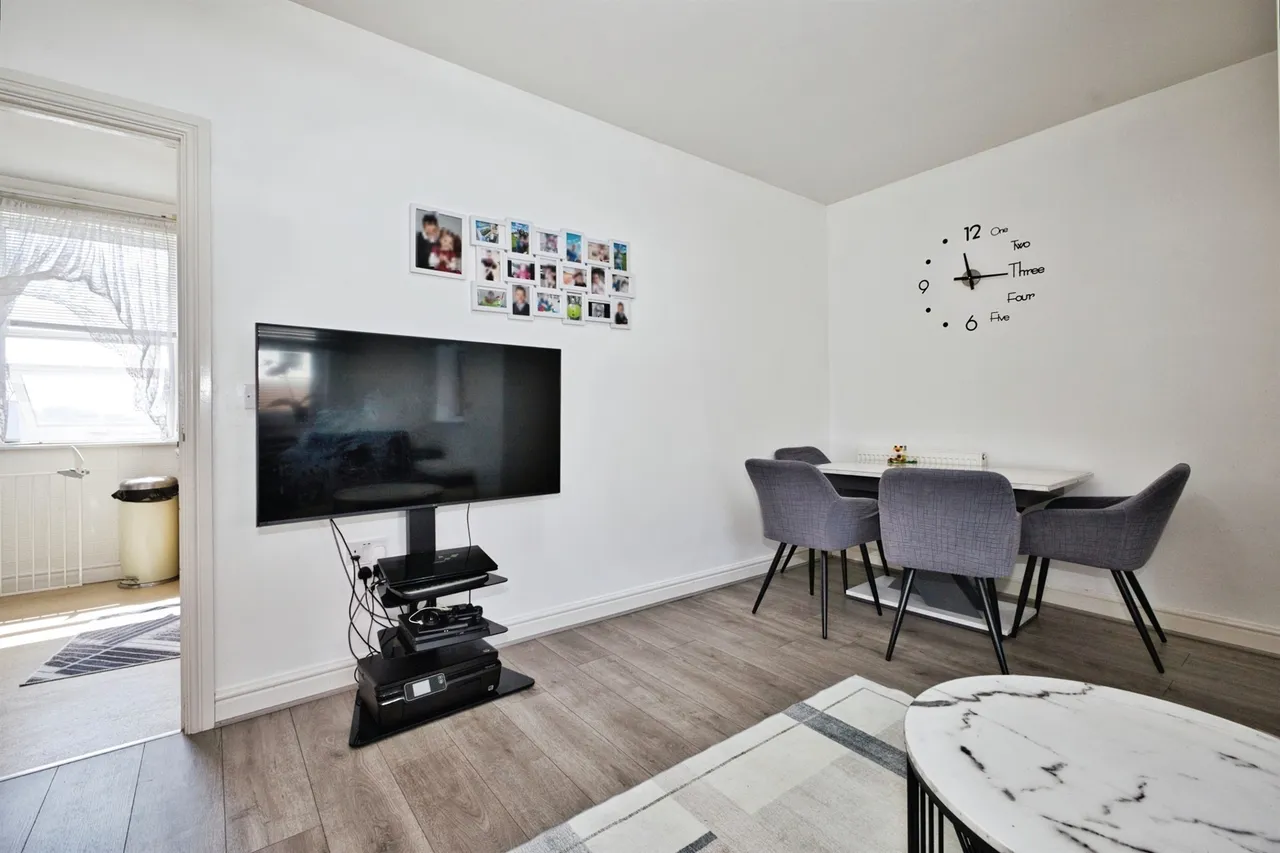 Crofton Avenue, Yeovil, BA21, photo 6