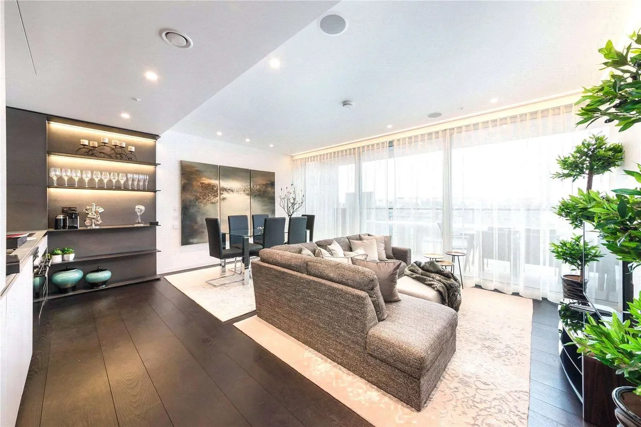 2 bed flat for sale — Nova, 79 Buckingham Palace Road, Westminster, London, SW1W 0AJ