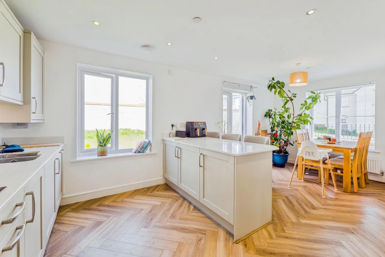 Thomas Clarke Road, Cowbridge, CF71, photo 9