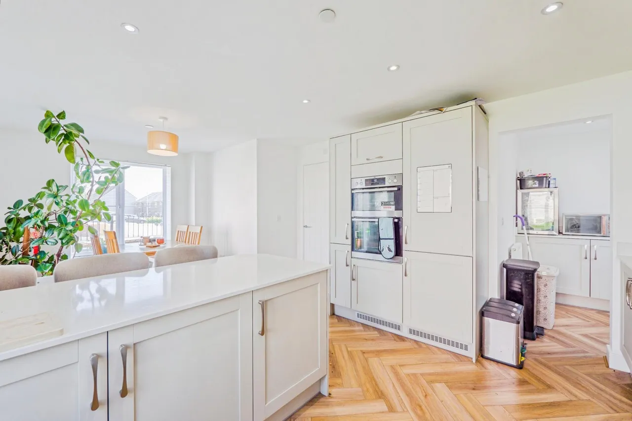 Thomas Clarke Road, Cowbridge, CF71, photo 7