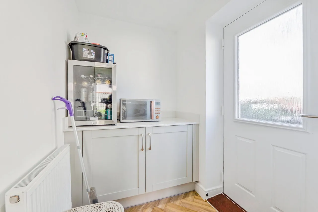Thomas Clarke Road, Cowbridge, CF71, photo 8