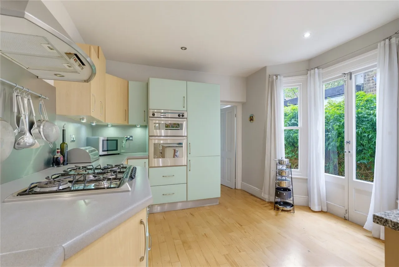 Marjorie Grove, London, SW11, photo 3