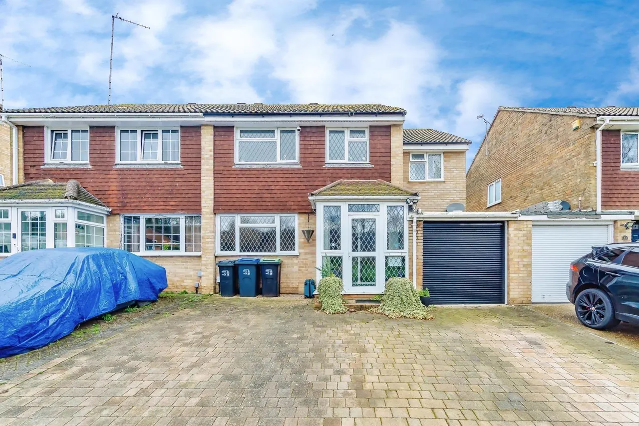 5 bed house for sale — Sandpiper Road, South Croydon, Surrey, CR2
