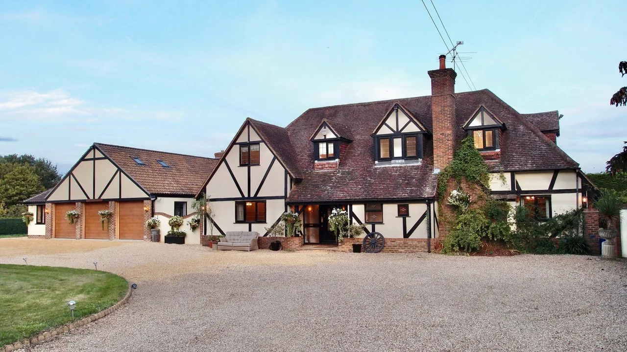 6 bed house for sale — St. Marys Lane, Winkfield, Windsor, Berkshire, SL4 4SH