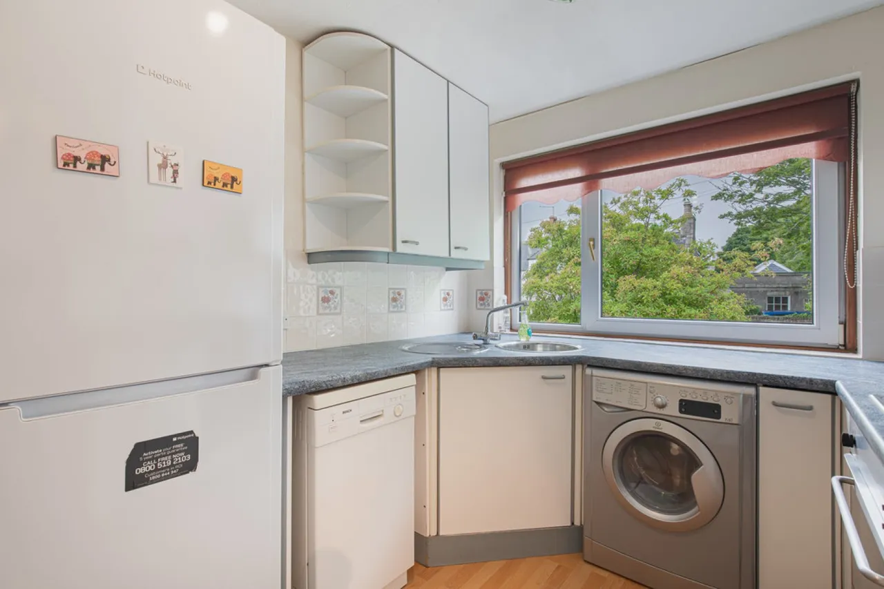 2 bed flat to rent, Rosemount Place, AB25