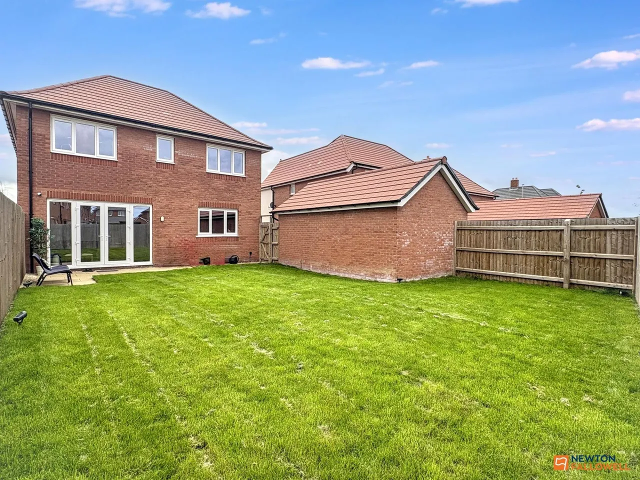 Lower Farm Road, Hugglescote, LE67, photo 32