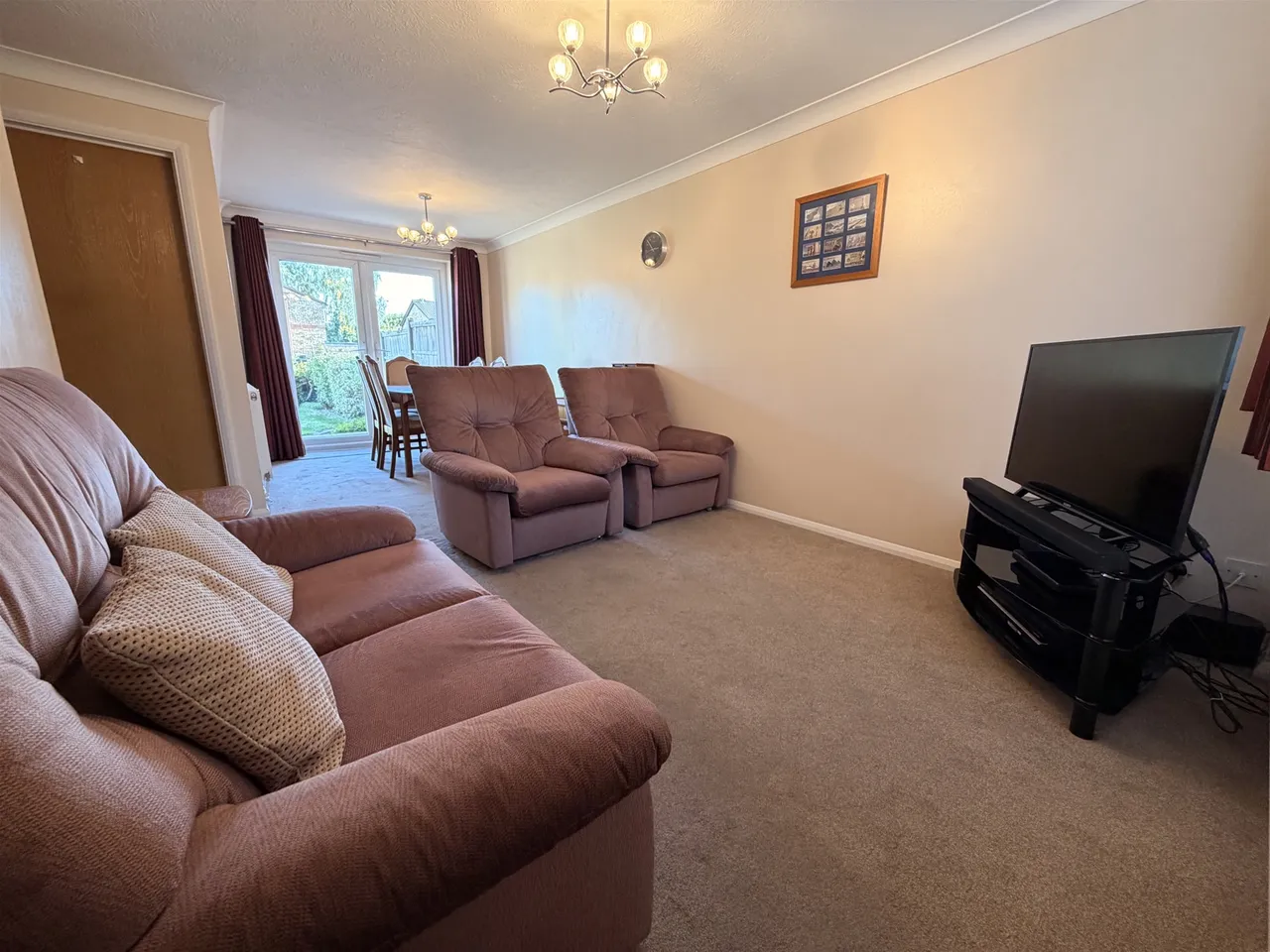 Blunden Close, Romford, RM8, photo 2