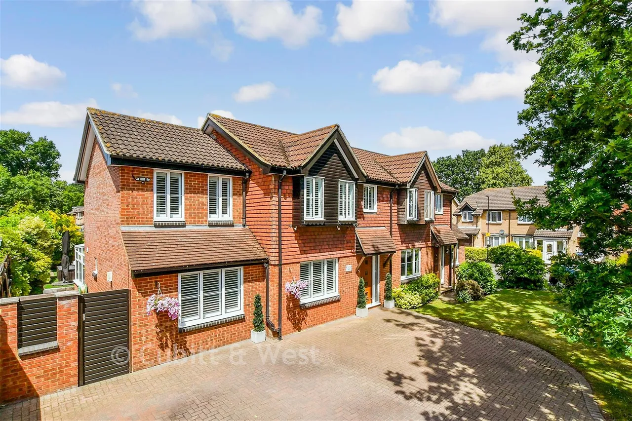 4 bed house for sale, Orchard Way, Shirley, CR0