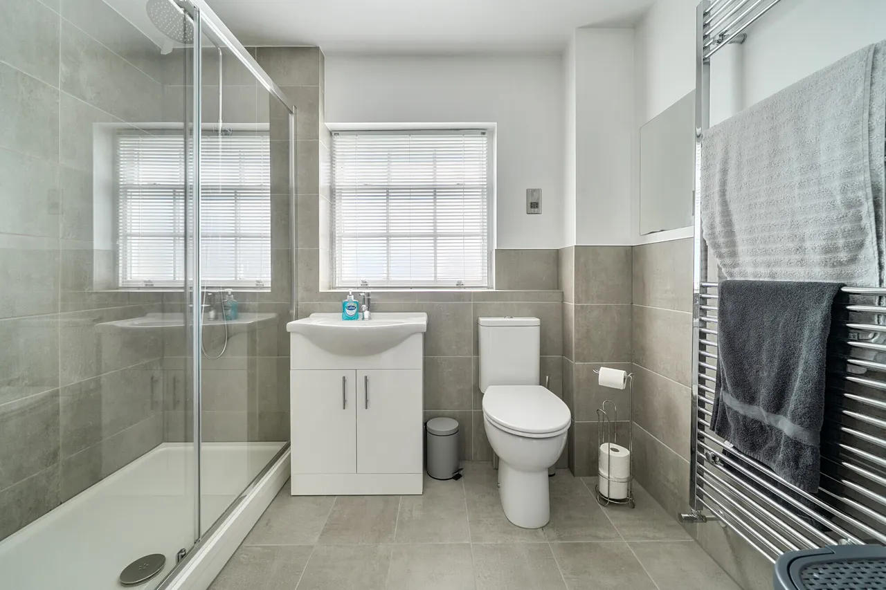Harefield Grove, Cheltenham, GL50, photo 7
