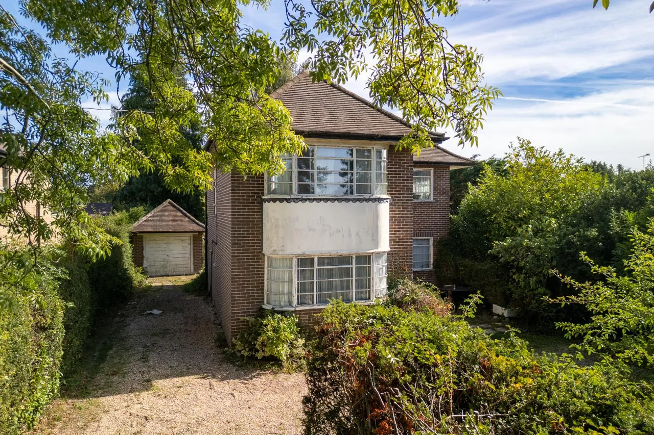 Watchet Lane, Holmer Green, HP15, photo 6