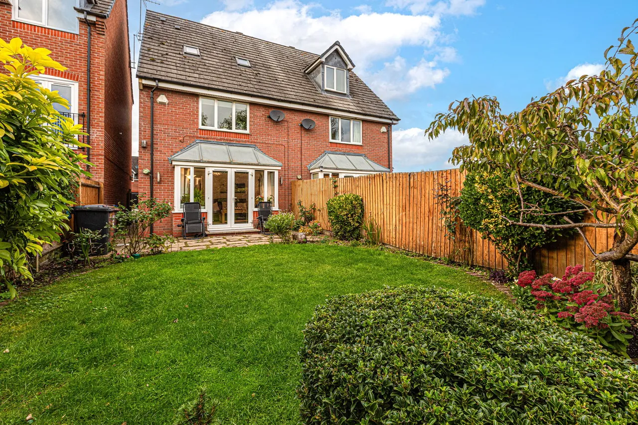 Fosse Close, Burbage, LE10, photo 24