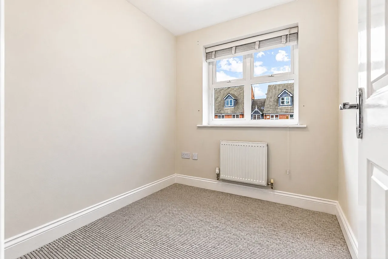 Fosse Close, Burbage, LE10, photo 23