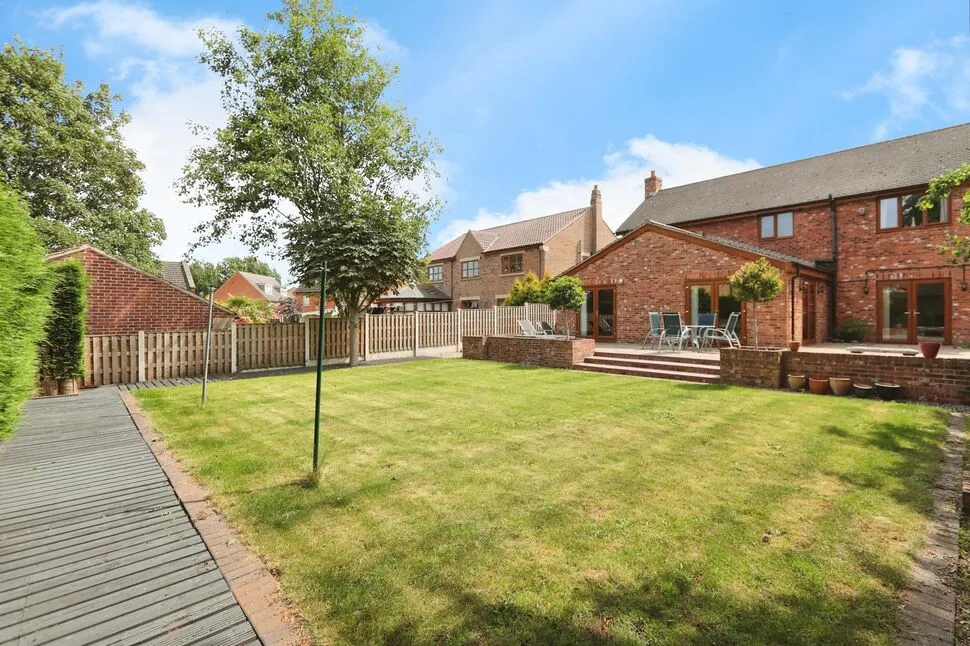 Hawthorne Farm Court, Bolton-upon-Dearne, S63, photo 19